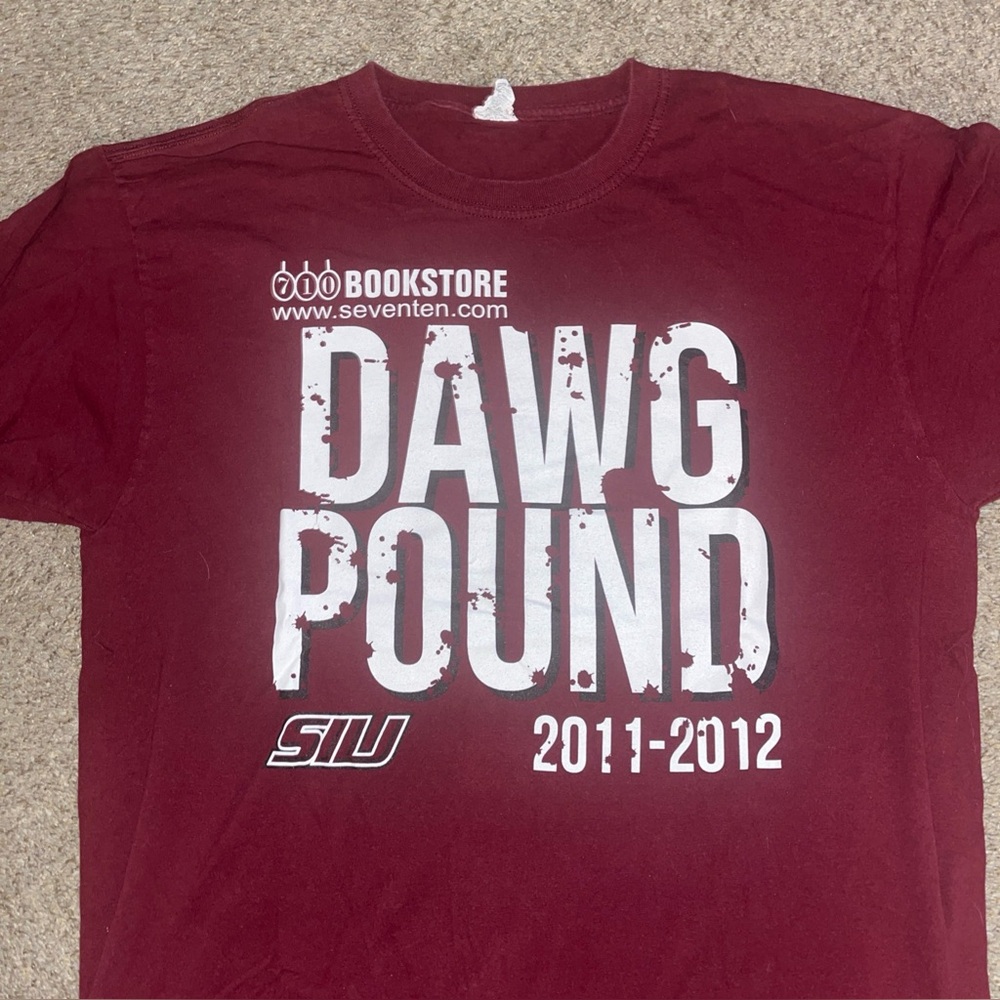 Vintage SIU Southern Illinois Salukis Dawg Pound T-Shirt Large Maroon 2011-2012